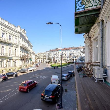 Vintage Apart On Ekaterininskaya Sq. 9 Odessa Extérieur photo